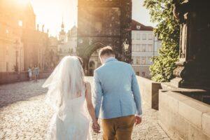 ¿Cuánto tiempo después de un divorcio se puede volver a casar en California?